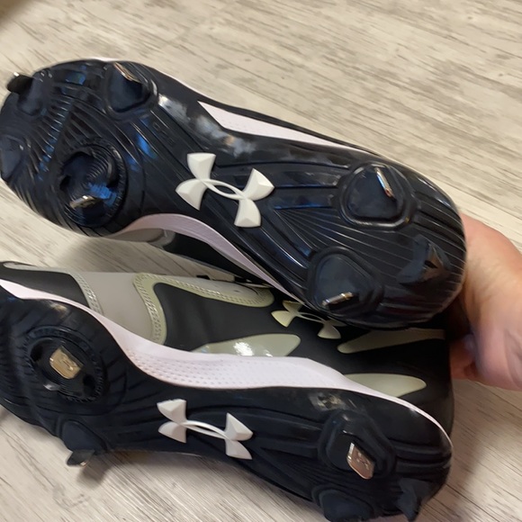 New UA cleats sz 11.5 - Picture 6 of 7